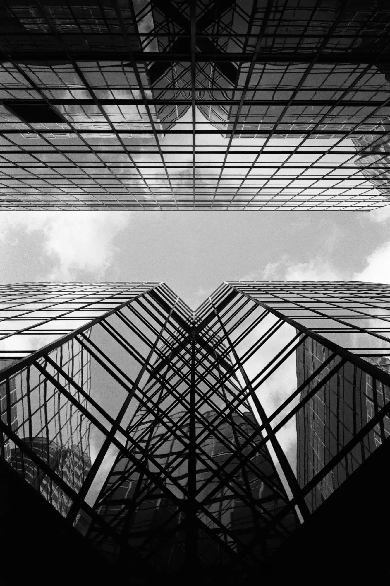 Between Alignments photograph, Hong Kong, China · 2015
