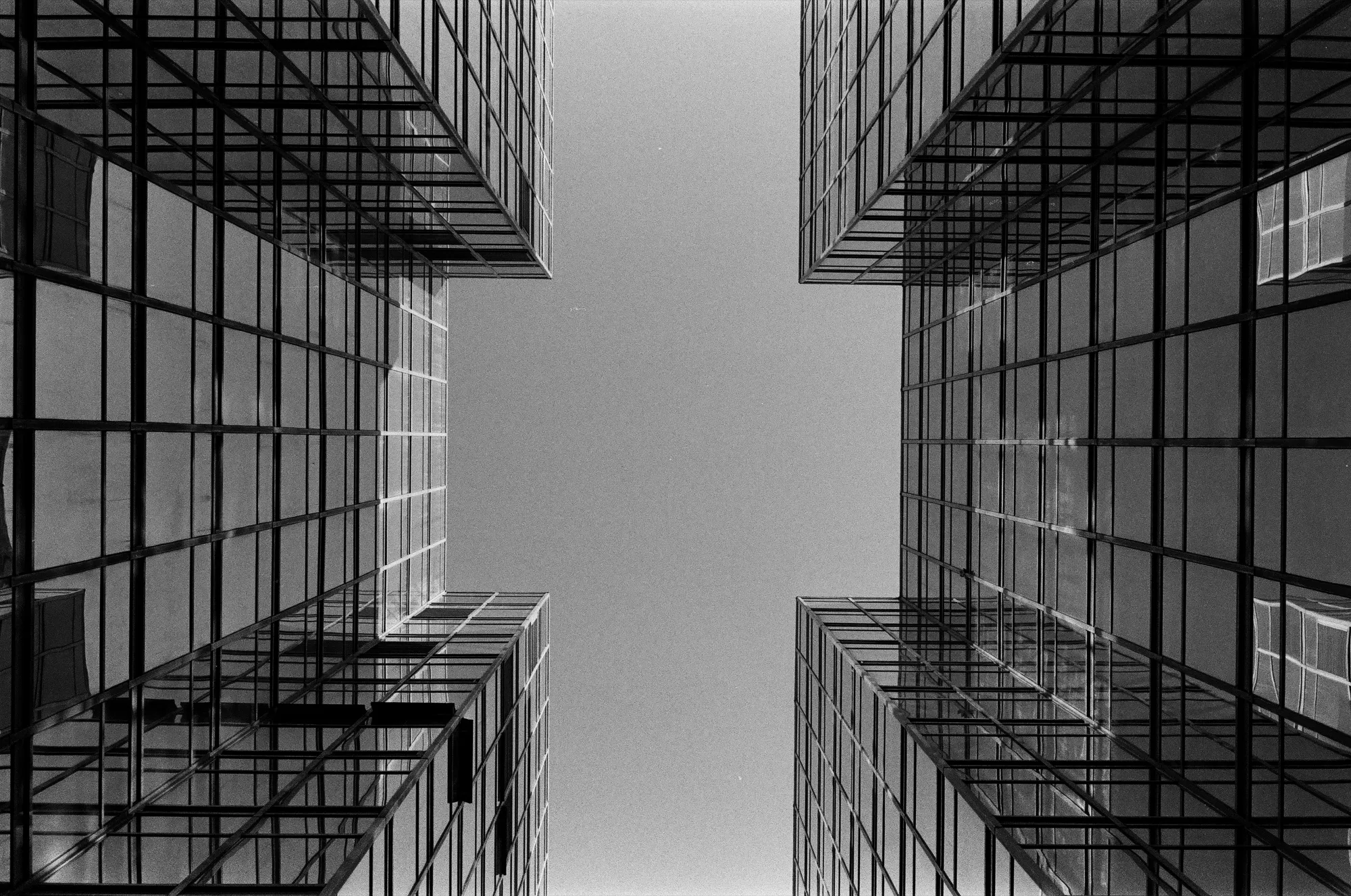 Between Alignments photograph, Hong Kong, China · 2015
